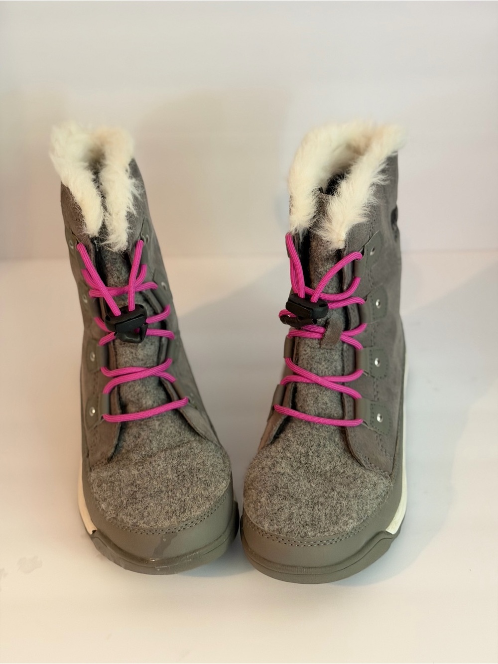 SOREL Kinetic Short Women’s Gray Pink Lace Waterproof Faux Fur Winter Boots